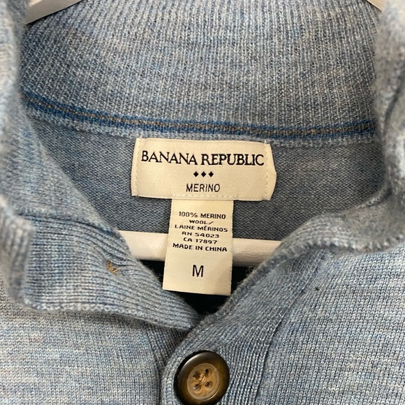 Banana Republic Factory Men’s Sz Medium Light Blue Merino Wool 3 Button Sweater - Picture 3 of 8